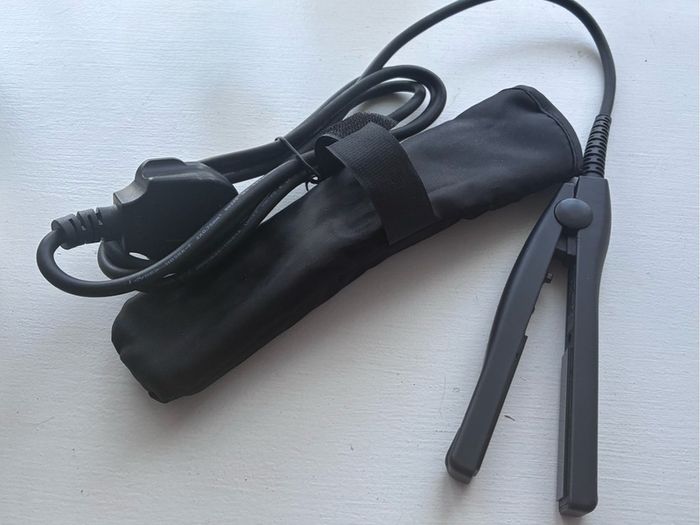 Mini hair straighter