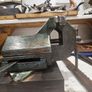 a 360' degree swivel vice Image 9