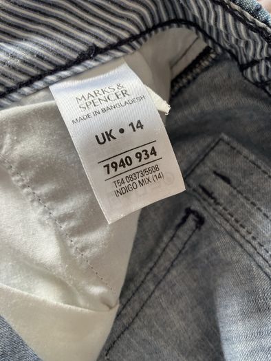M&S Three Quarter length trousers Size 14