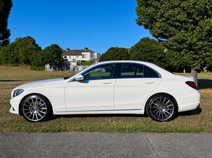 Mercedes-Benz C-Class 2016 (only 97,390KM)