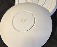 UniFi 6 Lite with POE injector