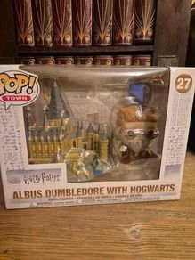 Funko Pop Town Albus Dumbledore with Hogwarts 27 (Mint & Unopened)