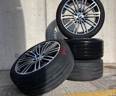 Genuine BMW Style 664M 19" Alloy Wheels - Like New, Pirelli