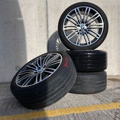 Genuine BMW Style 664M 19" Alloy Wheels - Like New, Pirelli