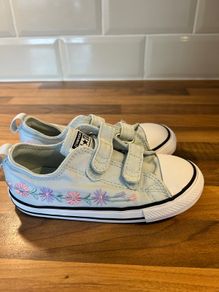 Girls converse trainers