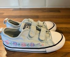 Girls converse trainers