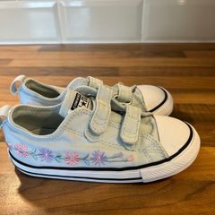 Girls converse trainers