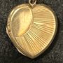 9ct gold hinged heart pendant locket