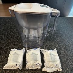 Brita water filter + 3 Maxtra filters