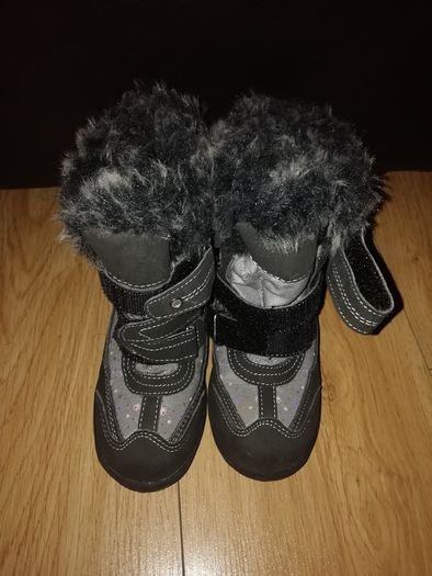 Girls boots