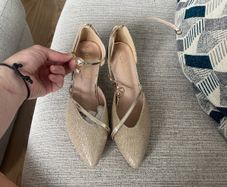 Kitten heel gold