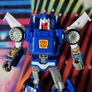 Transformers WFC Kingdom Tracks. Deluxe class Action Figure Image 2