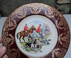 Display wallplate hunting