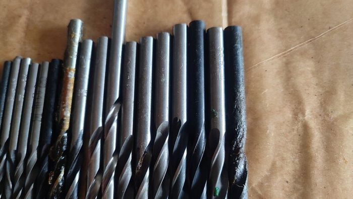 Lot of 32 USSR Metric Twist Drill Bits Set 2mm-6.7mm HSS R6M5 Jobber Taps NOS