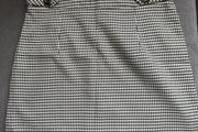 Mini skirs, Size 10