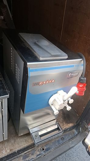 Frigomat kiss1 ice-cream machine (like new)