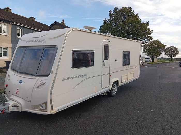 Baily senator  series 6 caravan year 2009