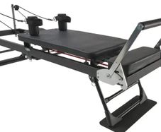 Reformer pilates machine