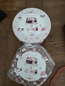 Cake Storage Tins