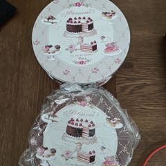Cake Storage Tins