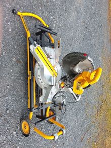 dewalt 110v 12inch chopsaw and stand like new