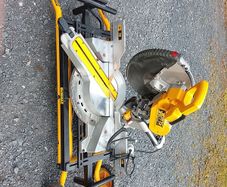 dewalt 110v 12inch chopsaw and stand like new