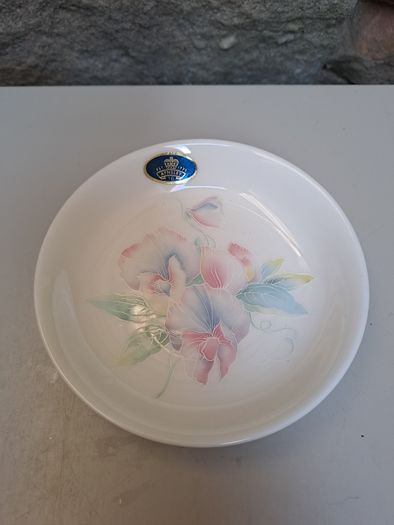 Aynsley Little Sweetheart trinket dish