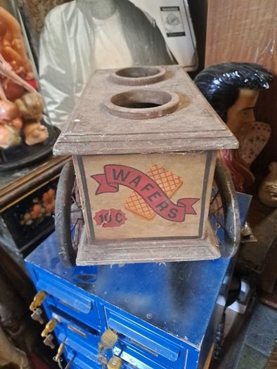Vintage Display Ice Cream Cart