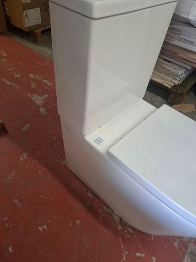 Britton Sphere Rimless cc toilet ex diplay like new