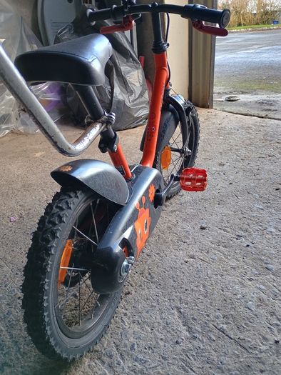 Kids bike with 14 inch wheels (small)