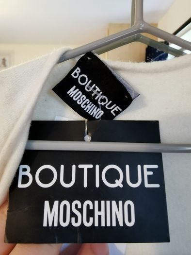 BNWT - Boutique Moschino 100% merino wool Poncho / Shawl