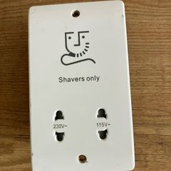 Shaver socket
