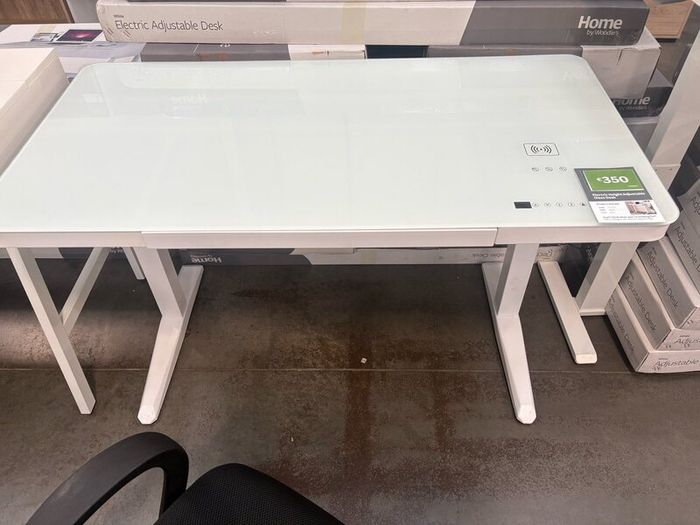 Computer desk
