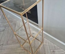 corner table