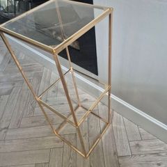 corner table