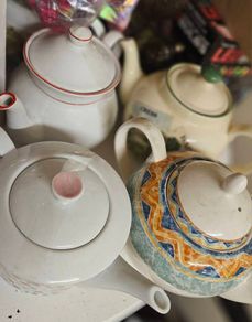 5 Teapots