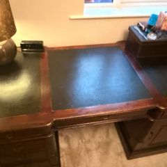 Mahogany & leather desk with drawers