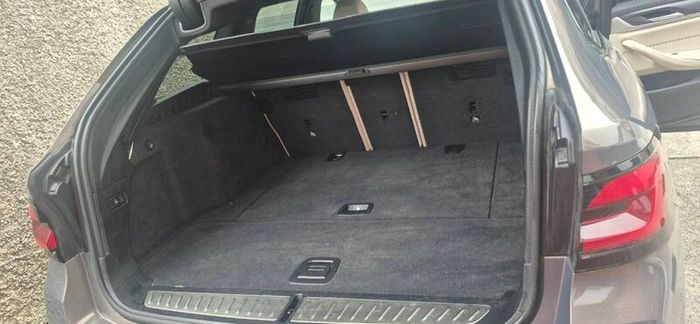 BMW 5-Series 2023