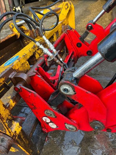 MF 956 loader