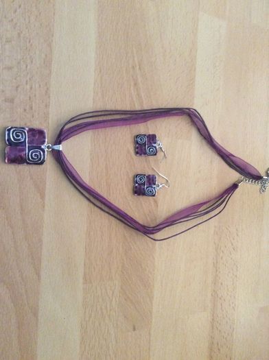 Purple necklace and earrings set