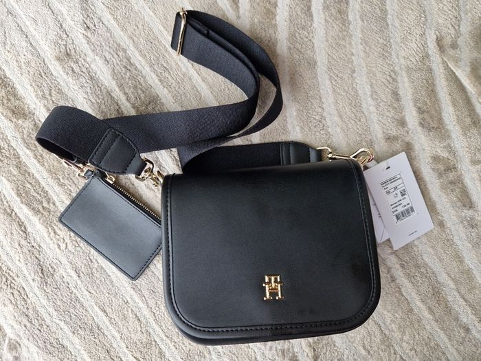 Tommy Hilfiger handbag