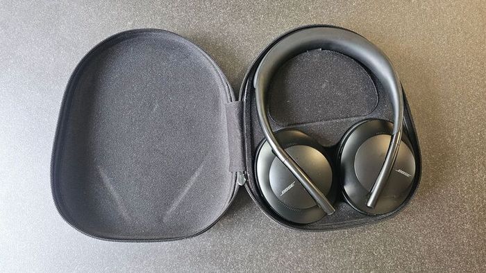 Bose 700 Noise Cancelling Headphones