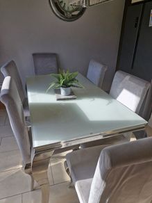 Table, Cooker & Dishwasher