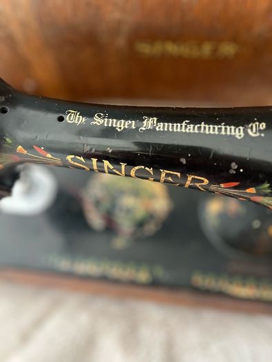 Antique singer sowing machine