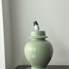 Green Jar Style Ceramic Table Lamp