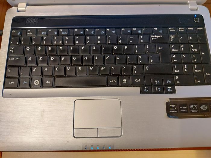 Samsung 15.6 laptop, Model NP-R530, Red, Windows 10, Pentium Dual Core CPU T4400, 2.2GHZ, 2GB Ram, 300GB HDD, Microsoft Edge, Chrome, etc