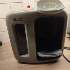 Bottle maker