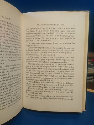 Chariots of the Gods? - Erich Von Daniken