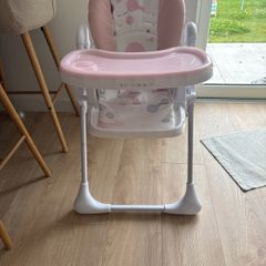 Selling our baby high chair as it is no longer needed.