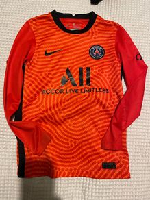 PSG jersey - size medium - age 9-11